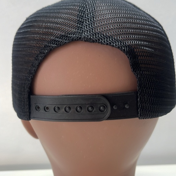 NWOT Black Baseball Cap with Tiger Patch and Adjustable Strap - Picture 2 of 4